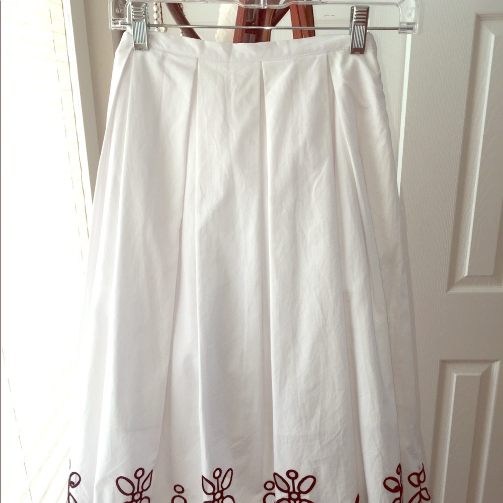 Anthropologie skirt w/ black stitching at bottom